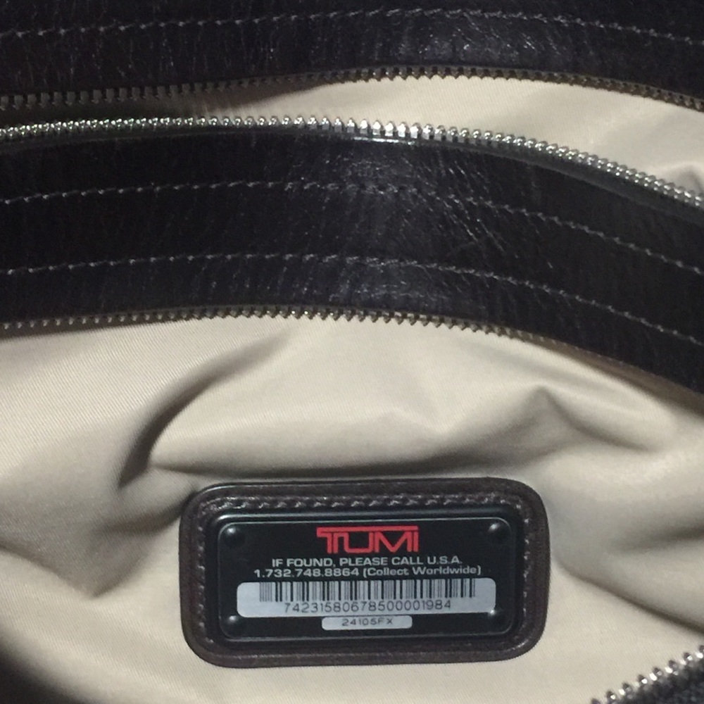 Trade/offer? - TUMI crossbody/shoulder bag. Unisex GUC - Picture 9 of 14